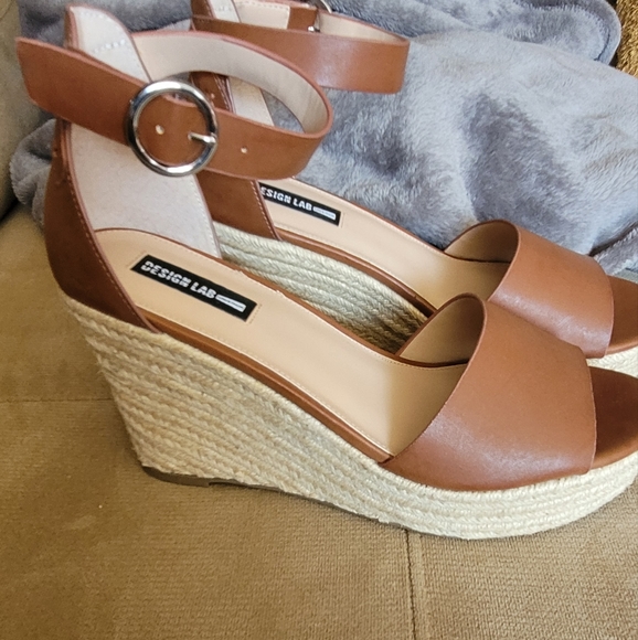 Design Lab Lord & Taylor - Picture 2 of 4